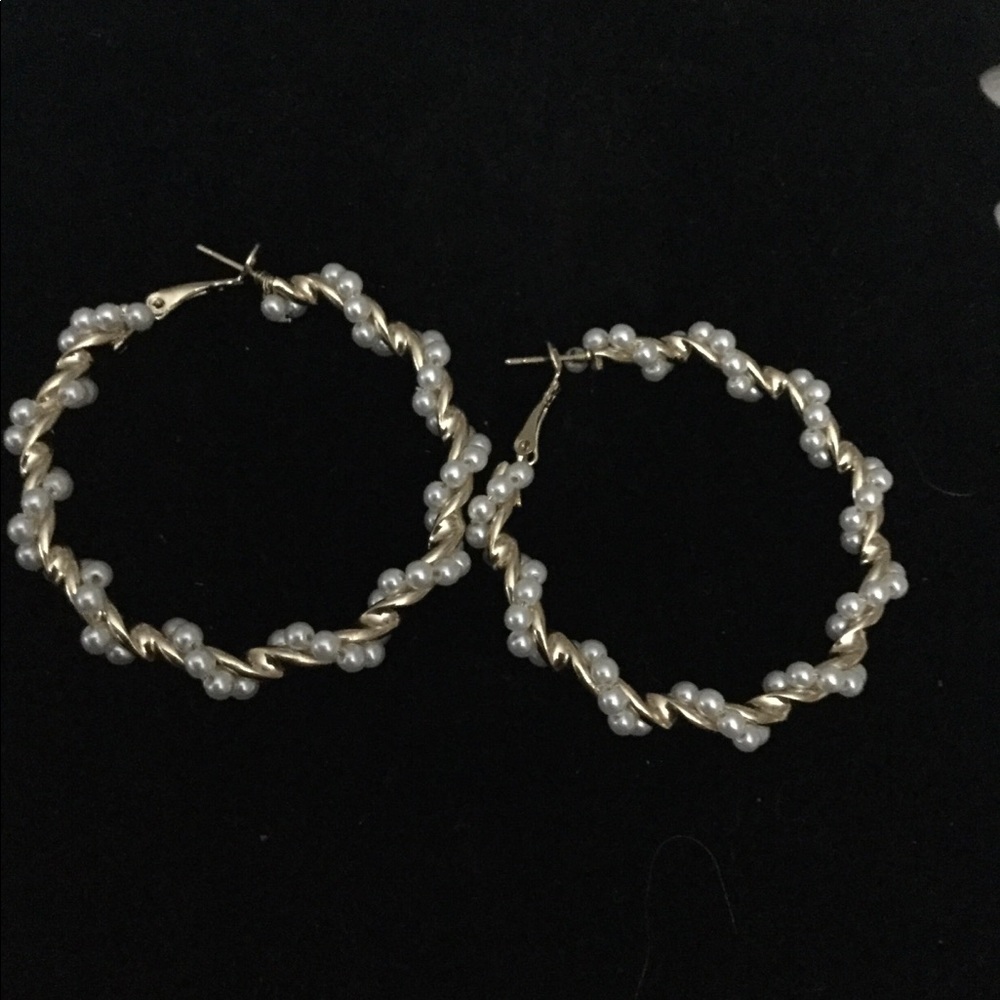 Fashion earrings at Pearl in gold